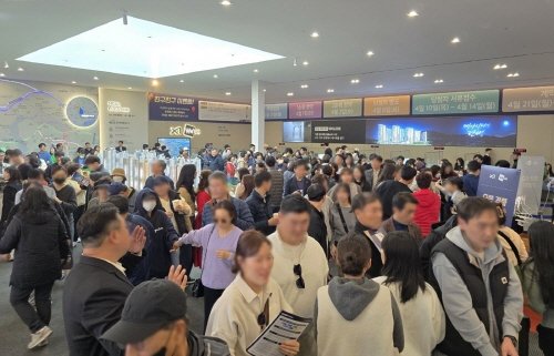 창원 메가시티 자이&위브_견본주택