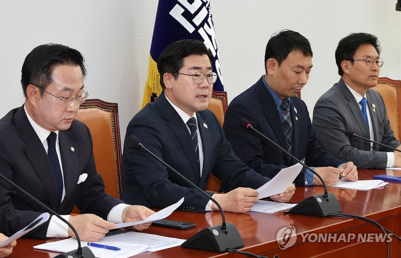 기자간담회 하는 박찬대 원내대표 (출처=연합뉴스)