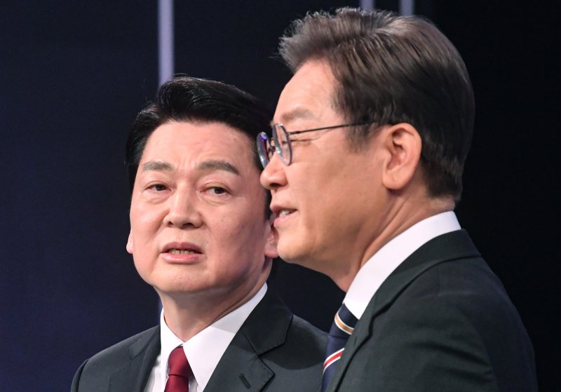 안철수 국민의힘 의원(왼쪽), 실시간 바카라사이트 더불어실시간 바카라사이트당 대선 후보/사진=뉴시스