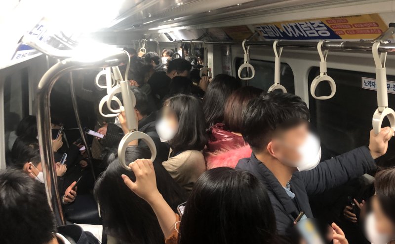 김포골드라인 내부의 모습(사진은 기사 내용과 무관함) / 뉴스1 ⓒ News1