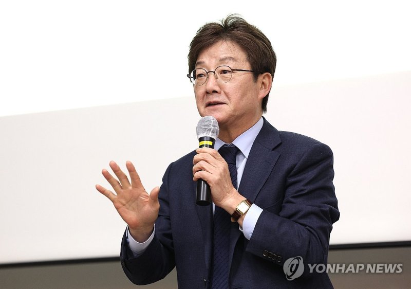 유승민 "헌재 결정 존중하지만 참담..보수 재건해야"