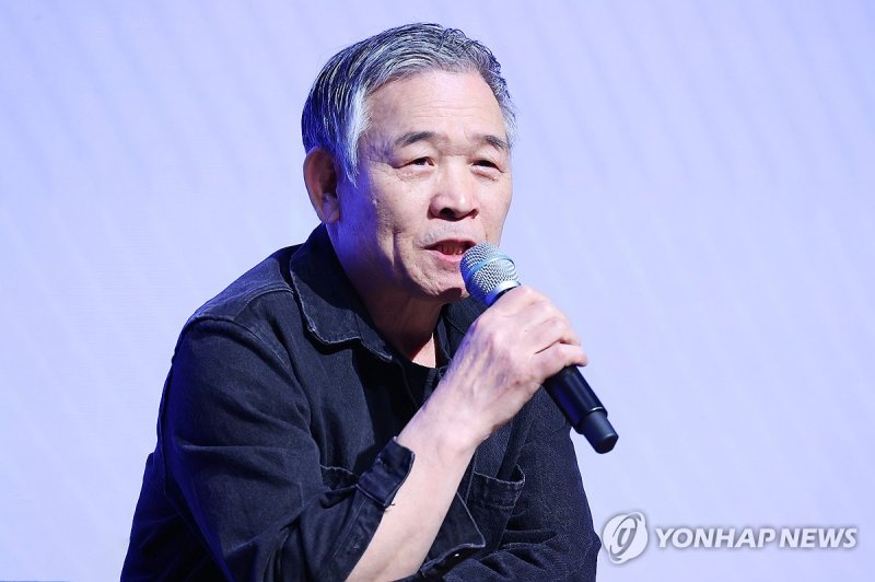 인사말 하는 가수 정태춘 (출처=연합뉴스)