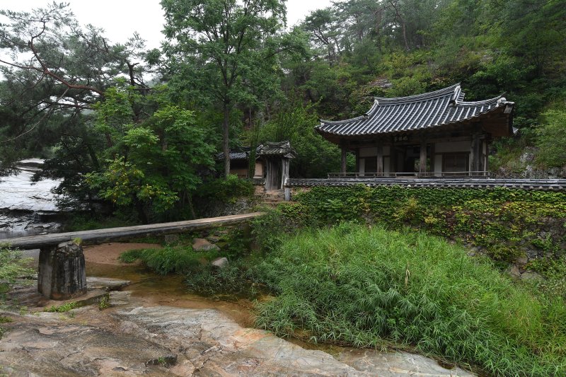 [서울=뉴시스] 안동 만휴정 원림 (사진=국가유산청 제공") 2025.03.25. photo@newsis.com *재판매 및 DB 금지