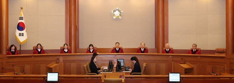 헌재, 보복범죄 전과자의 택시·화물 면허취소 조항 '합헌'