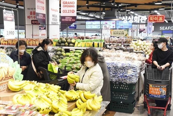 홈플러스 센텀시티점 '메가 푸드 마켓 라이브'로 재단장 (출처=연합뉴스)