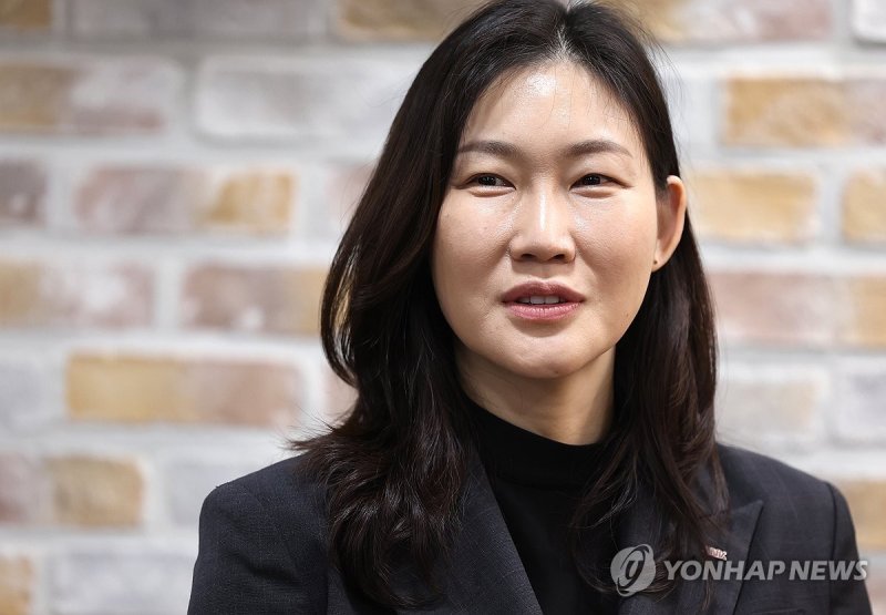 인터뷰하는 박정은 감독 (출처=연합뉴스)