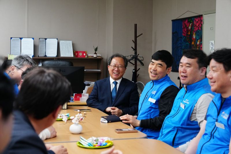 부산시교육청 공무원노조, 김석준 후보에 다양한 정책 제안