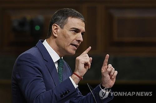 26일 의회에서 연설하는 페드로 산체스 스페인 총리 (출처=연합뉴스)