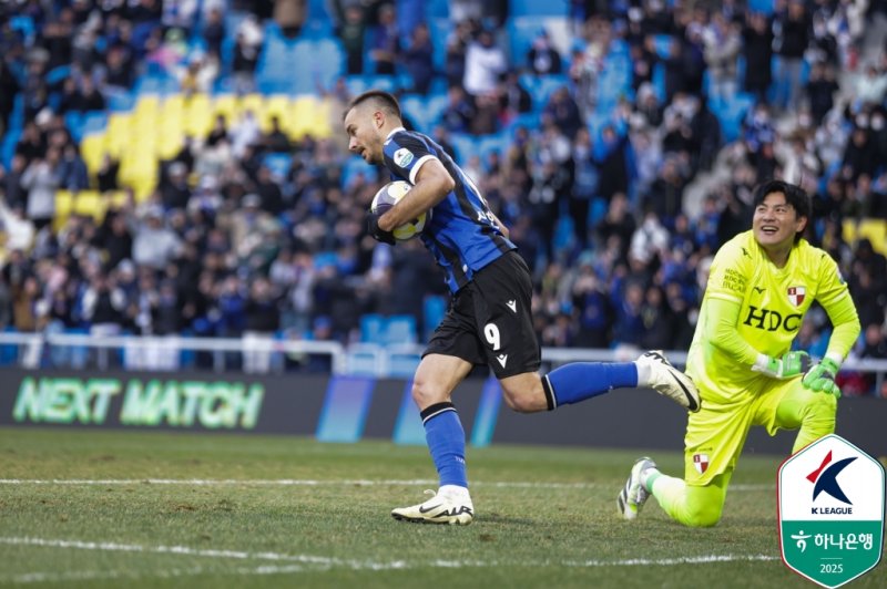 [서울=뉴시스] 프로축구 K리그2 인천유나이티드의 무고사. (사진=한국프로축구연맹 제공) *재판매 및 DB 금지