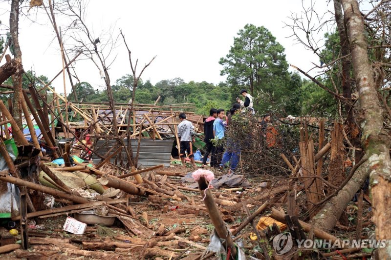 미얀마군 공습 피해 현장 (출처=연합뉴스)