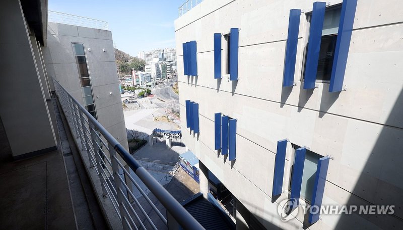 창원NC파크 구조물 사고 현장 (출처=연합뉴스)