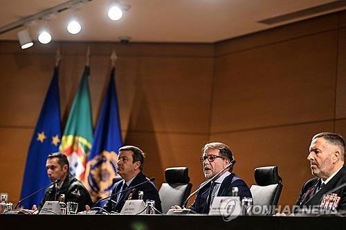 코카인 1조원어치 유럽으로 싣고 가던 반잠수정 적발 (출처=연합뉴스)