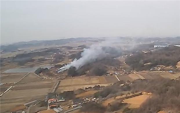 [당진=뉴시스] 충남 당진시 고대면 당진포리 일원에서 발생한 산불. (사진=산림청 제공) 2025.3.31 photo@newsis.com *재판매 및 DB 금지