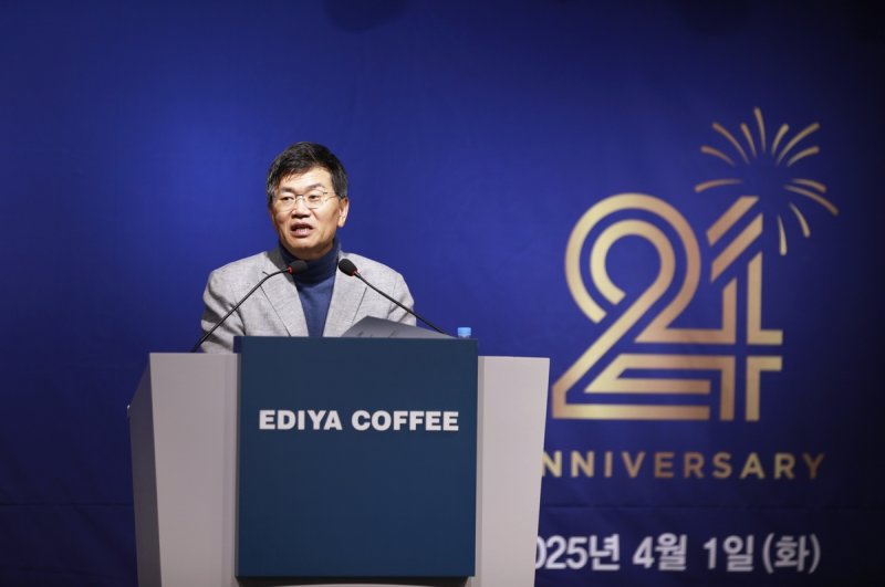 문창기 이디야커피 회장 (출처=연합뉴스)