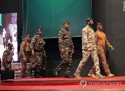 작년 7월 AES 첫 정상회의 참석한 부르키나파소·말리·니제르 정상(오른쪽부터) (출처=연합뉴스)