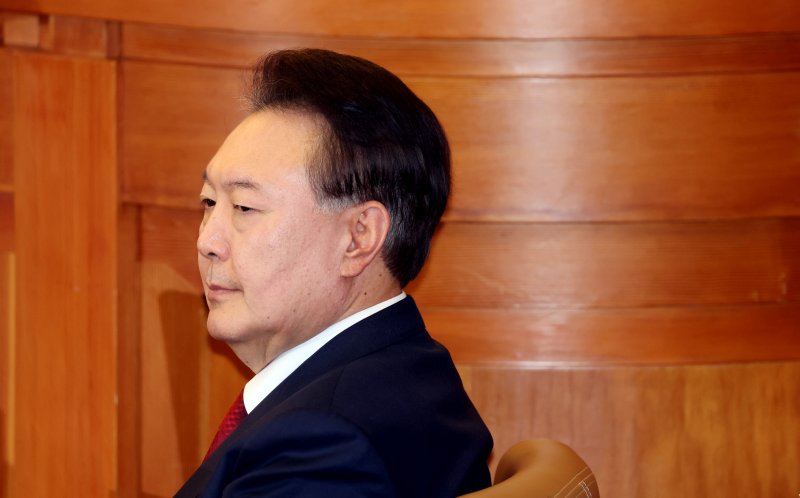 윤석열 대통령이 2월 20일 서울 종로구 헌법재판소에서 열린 탄핵심판 10차 변론에 출석해 있다. 2025.2.20/뉴스1 ⓒ News1 사진공동취재단
