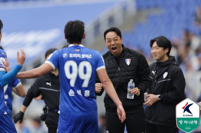 추락하는 팀을 위해 뭐라도 하고 싶었다는 염기훈. 그 선택이 염기훈의 축구인생을 바꿔 놓았다. (한국프로축구연맹 제공)