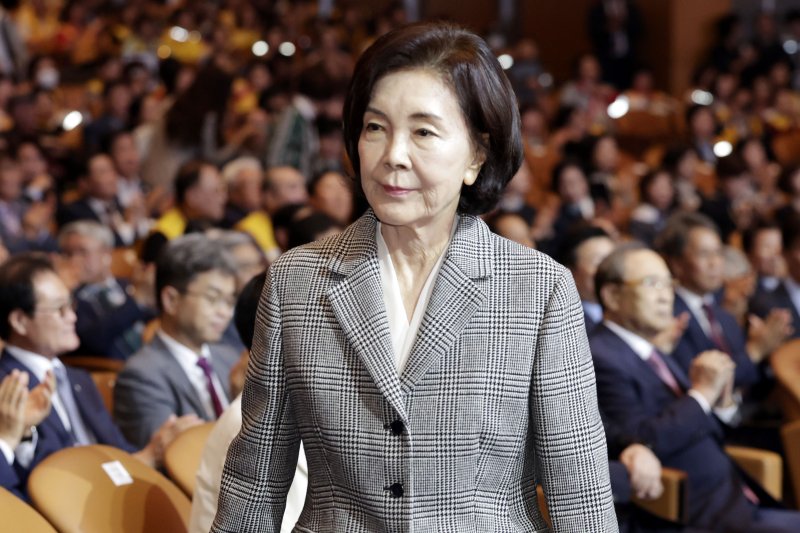 [서울=뉴시스] 최동준 기자 = 홍라희 전 리움미술관장이 18일 서울 강남구 코엑스에서 열린 대한적십자사 창립 119주년 기념식에 참석하고 있다. 2024.10.18. photocdj@newsis.com