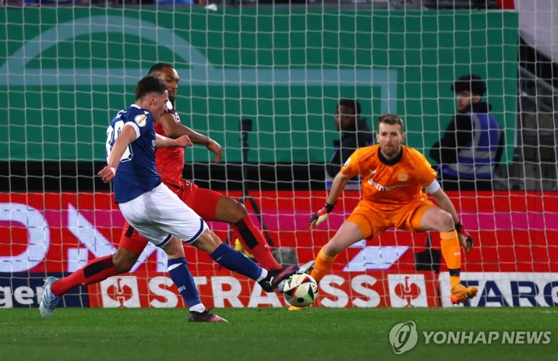 빌레펠트의 마리우스 뵈를이 동점골을 터트리는 순간. (출처=연합뉴스)