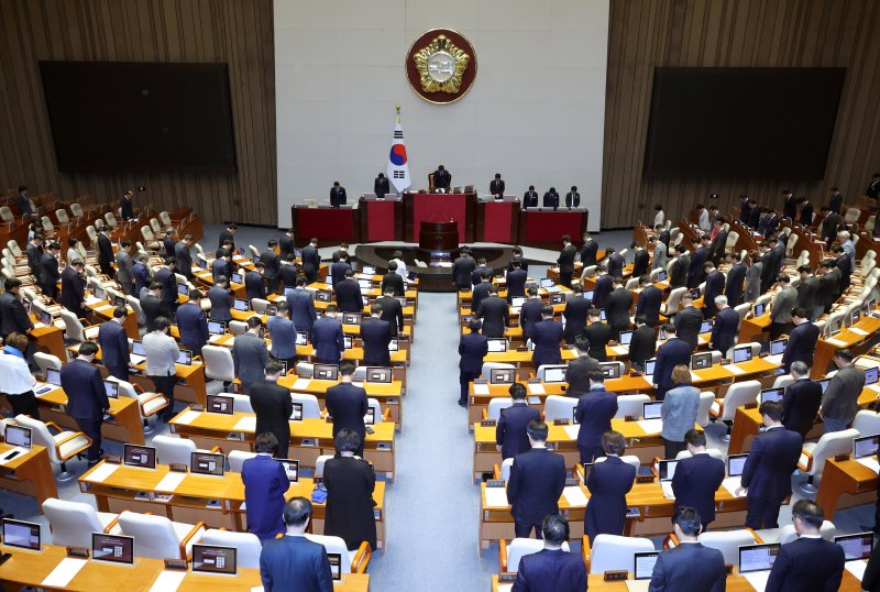 [서울=뉴시스] 고승민 기자 = 2일 서울 여의도 국회에서 열린 제423회 국회(임시회) 제3차 본회의. 2025.04.02. kkssmm99@newsis.com