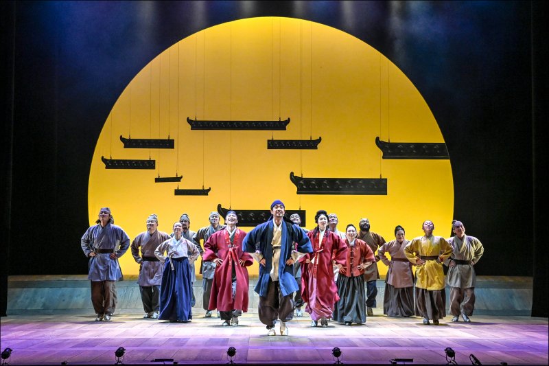 서울시극단 연극 '퉁소소리' 공연모습. 세종문화회관 제공