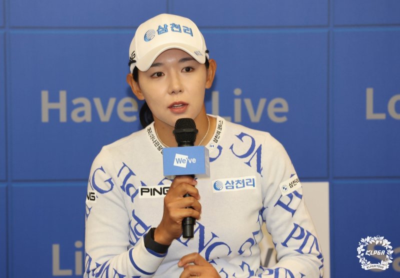 질문에 답하는 박보겸. (출처=연합뉴스)