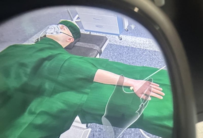 VR 안경을 통해 본 수술실 (출처=연합뉴스)