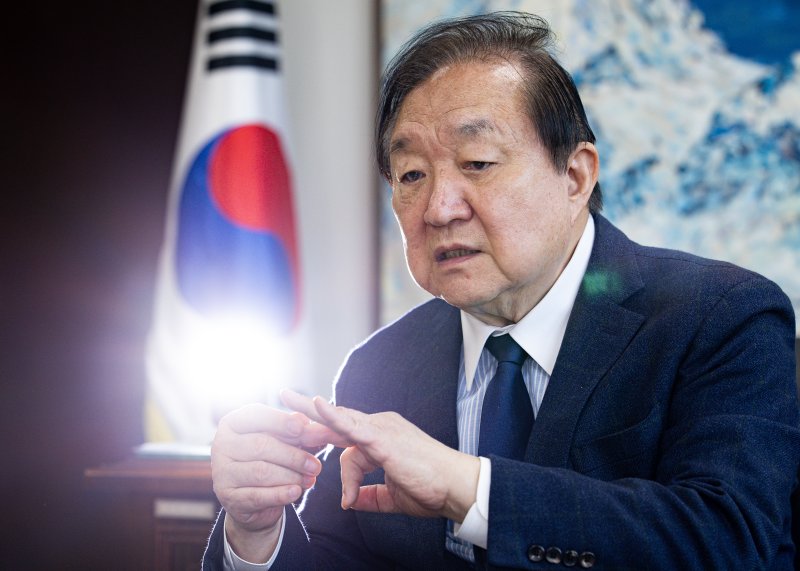 정대철 헌정회 회장이 17일 오전 서울 여의도 국회 헌정회에서 뉴스1과 인터뷰를 하고 있다. ⓒ News1 이재명 기자