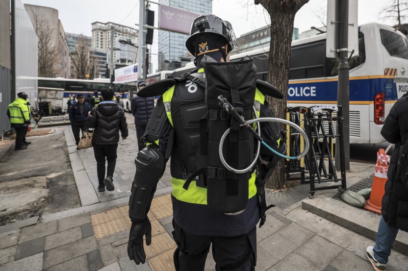 警 "헌재 반경 150m까지 진공구역 확대"