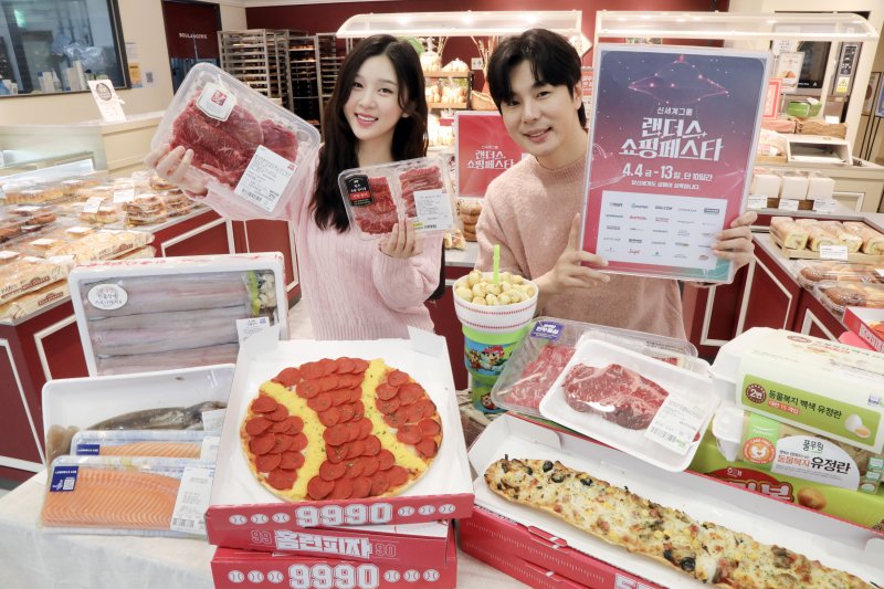 "지갑 얇아도 장바구니는 무겁게"… 먹거리 할인 전쟁 후끈