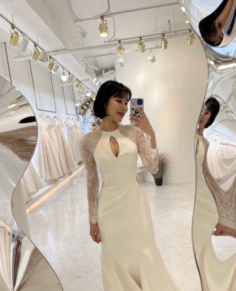 이세영, 가슴 성형 후 A→E컵…완벽한 웨딩드레스 자태