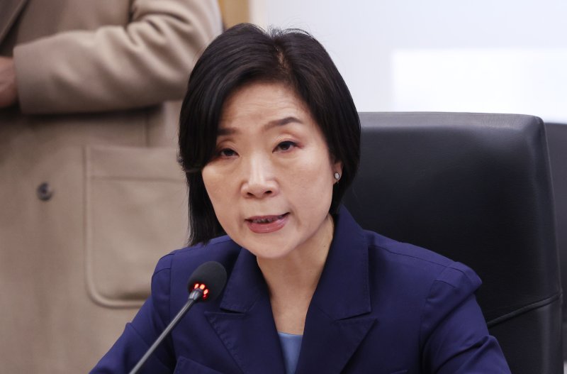 오영주 중소벤처기업부 장관이 3일 서울 강남구 서울본부세관에서 열린 美 관세 대응 수출 중소기업 현장 간담회에서 모두 발언을 하고 있다. 간담회에서는 수출 중소기업이 정부에 바라는 점과 민관, 부처 간 협력 필요사항 등이 논의됐다. 2025.4.3/뉴스1 ⓒ News1 박지혜 기자