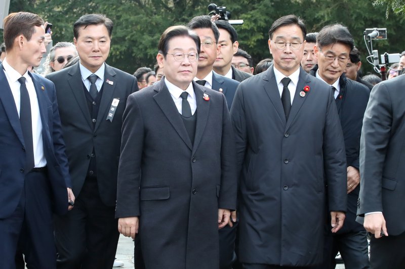 이재명 더불어민주당 대표가 3일 오전 제주시 봉개동 제주4·3평화공원에서 열린 제77주년 제주4·3 추념식에 참석하고 있다. (제주도사진기자회, 재판매 및 DB 금지) 2025.4.3/뉴스1 ⓒ News1 오현지 기자