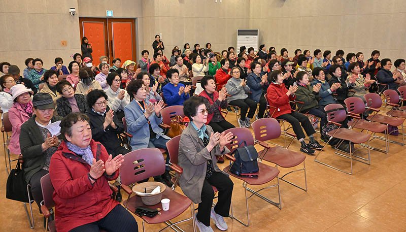3일 정선군종합사회복지관 강당에서 ‘2025년 정선실버대학 개강식’이 개최되고 있다.(사진=정선군 제공) *재판매 및 DB 금지