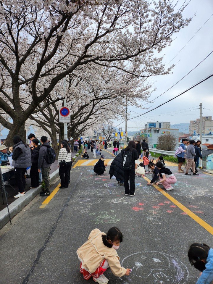 밀양강 문화예술 거리전이 오는 5일 개막한다. 사진은 지난해 거리전 모습.(밀양시 제공. 재판매 및 DB금지)
