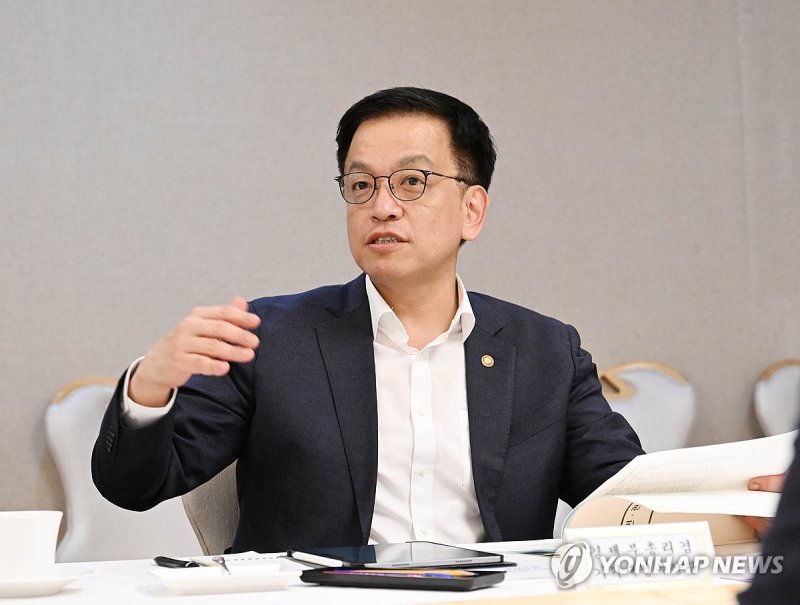최상목 부총리, 민·관 연구기관장 간담회 주재 (출처=연합뉴스)