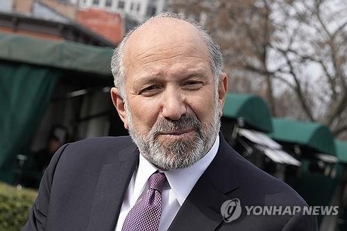 하워드 러트닉 미국 상무장관이 6일(현지 시간) 미국 CBS 방송과의 인터뷰에서 9일로 예정된 '상호관세 부과 시행을 연기하는 것을 고려하고 있는지'라는 질문에 그렇지 않다고 말했다. 연합뉴스