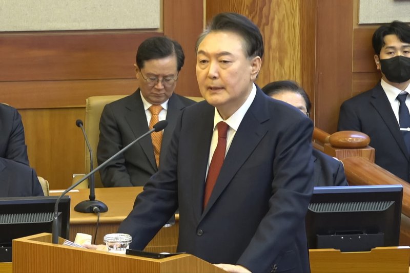 윤석열 대통령이 25일 오후 서울 종로구 헌법재판소에서 열린 대통령 탄핵심판 최종(11차) 변론기일에 출석해 최종의견을 진술하고 있다. (헌법재판소 제공. 재판매 및 DB 금지) 2025.2.25/뉴스1 ⓒ News1 민경석 기자