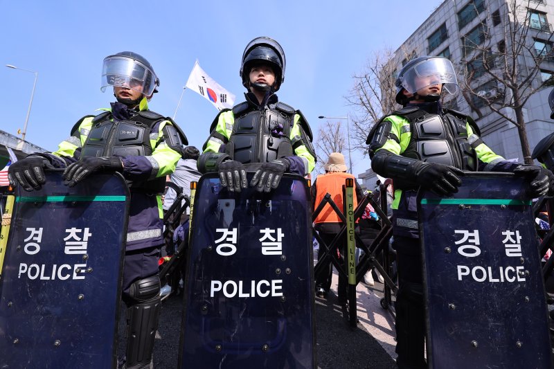 [현장-종합]'카운트다운' 尹탄핵심판, 긴장감 최고조