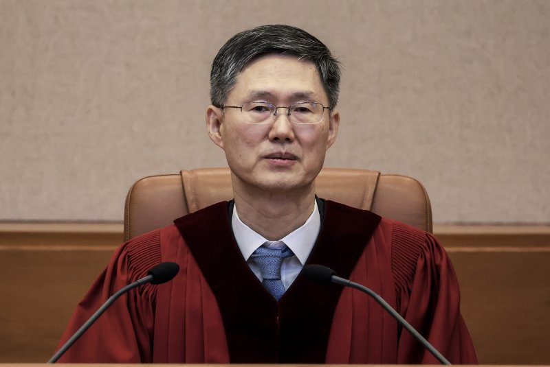 문형배 헌법재판소장 권한대행이 27일 서울 종로구 헌법재판소에서 열린 3월 헌법소원 심판 등 일반 사건 선고에 참석해 자리하고 있다. (공동취재) 2025.3.27/뉴스1 ⓒ News1 김성진 기자