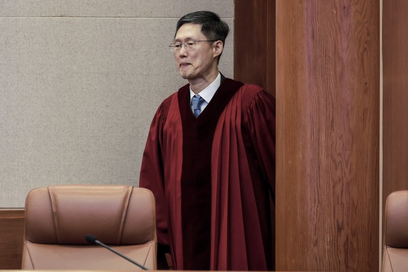 문형배 헌법재판소장 권한대행이 27일 서울 종로구 헌법재판소에서 열린 3월 헌법소원 심판 등 일반 사건 선고에 참석하고 있다. (공동취재) 2025.3.27/뉴스1 ⓒ News1 김성진 기자