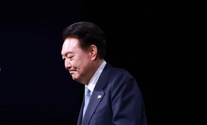 외교&middot;통일부 ‘주요국 관계&middot;북한 동향’ 관리..尹 사진은 철거 [윤 대통령 파면]