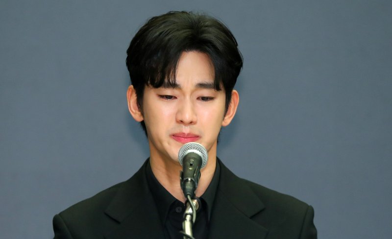 [초점]김새론 49재…김수현, 풀리지 않는 의문