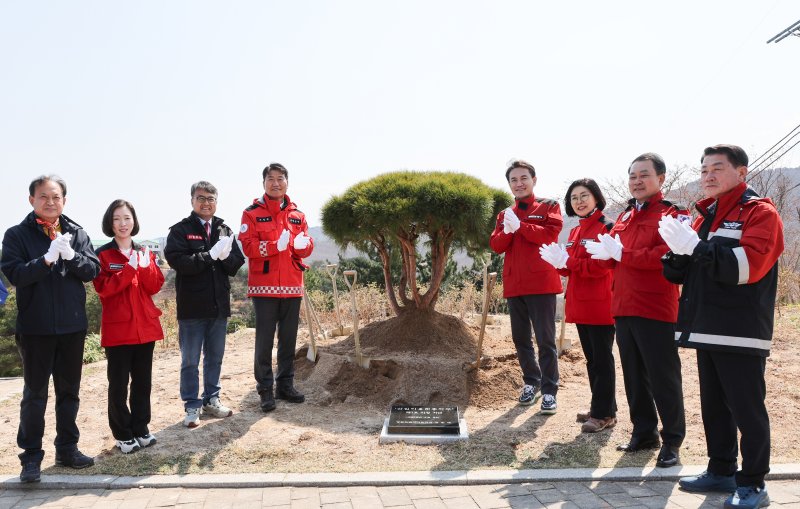 강원도는 지난 3일 고성 통일전망대에서 ‘제80회 식목일 기념행사’ 를 개최했다.(강원도 제공. 재판매 및 DB금지)/뉴스1