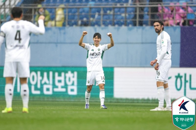 [서울=뉴시스] 프로축구 K리그1 전북 현대의 전진우. (사진=한국프로축구연맹 제공) *재판매 및 DB 금지