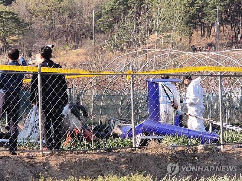 산불진화 임차헬기 또 추락 (출처=연합뉴스)