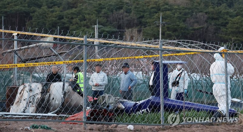 대구 산불 진화 헬기 추락…처참한 현장 (출처=연합뉴스)