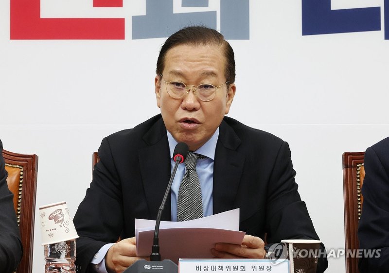 권영세 "대통령 선거일에 개헌안 국민투표 부치는 방안 추진"