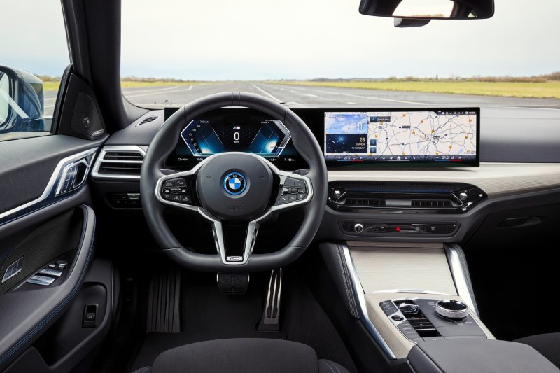 7일 한국 시장에 공식 출시된 BMW 중형 순수 전기 그란 쿠페 '뉴 i4 e드라이브(Drive)40'의 내부 모습(BMW코리아 제공). 2025.04.07.