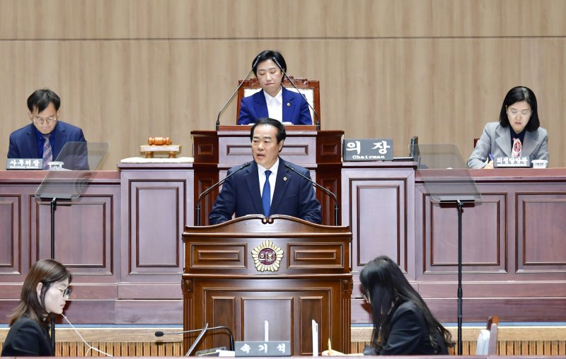 홍기월 광주시의원이 7일 광주시의회 임시회 2차 본회의에서 5분 발언을 통해 '도시관광자원 확보를 위한 동계천 복개하천 일부 복원'을 주장하고 있다.(광주시의회 제공. 재판매 및 DB 금지) 2025.4.7/뉴스1